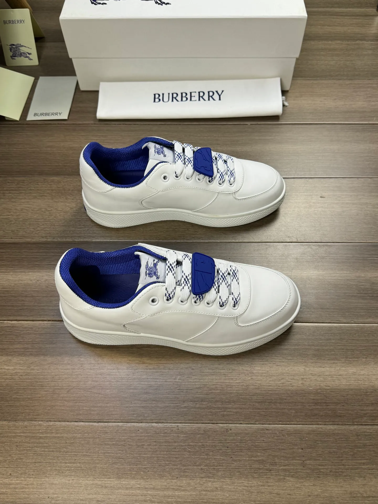 P420 [BURBERRY] Burberry - Upper: imported 🔝 Napa calfskin, tongue brand cloth label - Inner lining: canvas lining - Outsole: rubber; two-color molded outsole - Super high quality control, fine workmanship: highlighted (high-end, extravagance, grade) -Size: 38-44 (Male 45, can be customized)